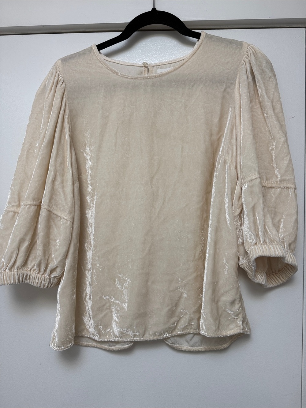 Velvet by Graham & Spencer Cream Satin-Look Slip Top